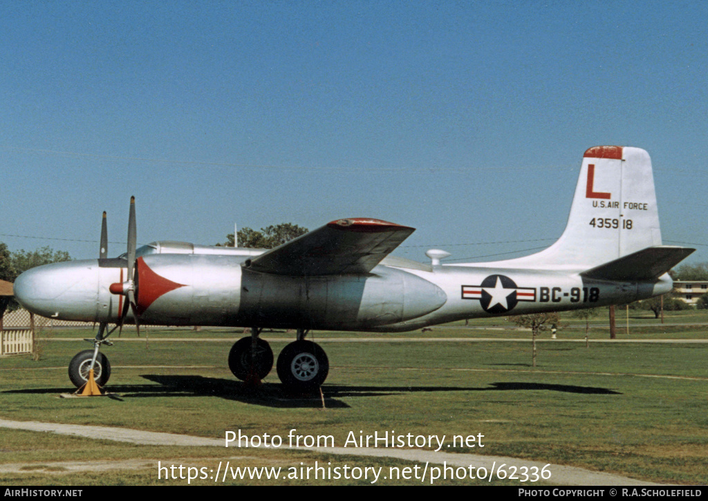 Aircraft Photo of 44-35918 / 435918 | Douglas A-26C Invader | USA - Air Force | AirHistory.net #62336