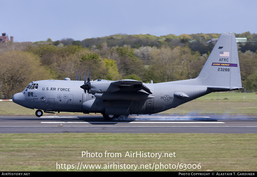 Aircraft Photo of 92-3288 / 23288 | Lockheed C-130H Hercules | USA - Air Force | AirHistory.net #63006