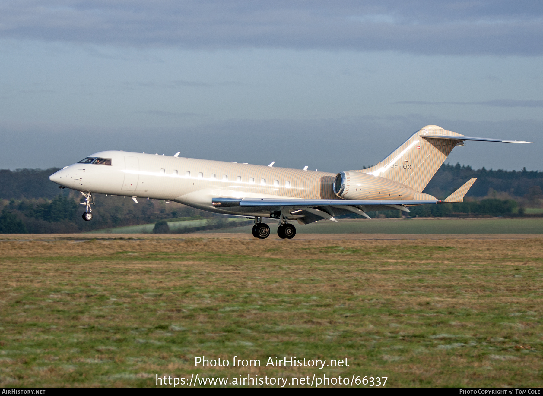 Aircraft Photo of OE-IOO | Bombardier Global 5000 (BD-700-1A11) | AirHistory.net #66337