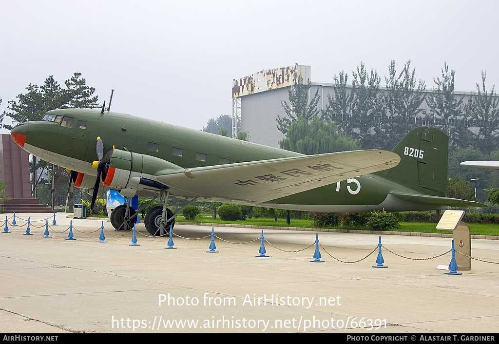 Aircraft Photo of 8205 | Lisunov Li-2 | SKOGA - Sino-Soviet Civil Aviation | AirHistory.net #66391