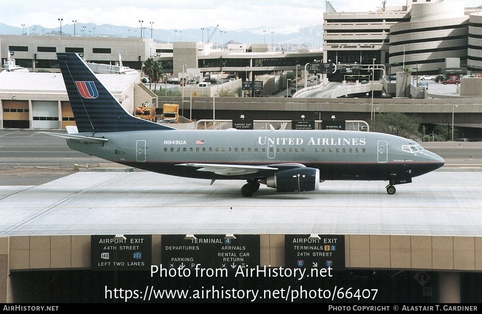 Aircraft Photo of N949UA | Boeing 737-522 | United Airlines | AirHistory.net #66407