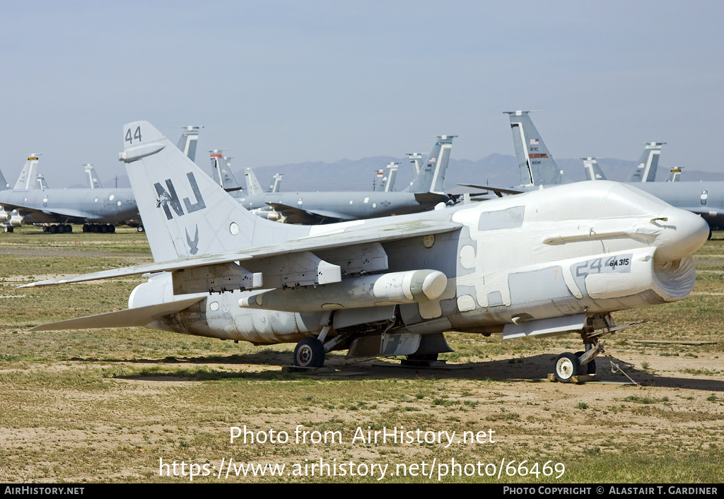 Aircraft Photo of 160729 | Vought A-7E Corsair II | USA - Navy | AirHistory.net #66469