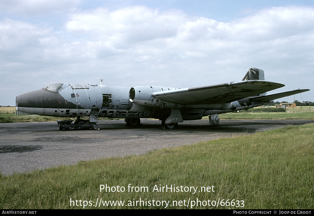 Aircraft Photo of WJ817 | English Electric Canberra PR7 | UK - Air Force | AirHistory.net #66633