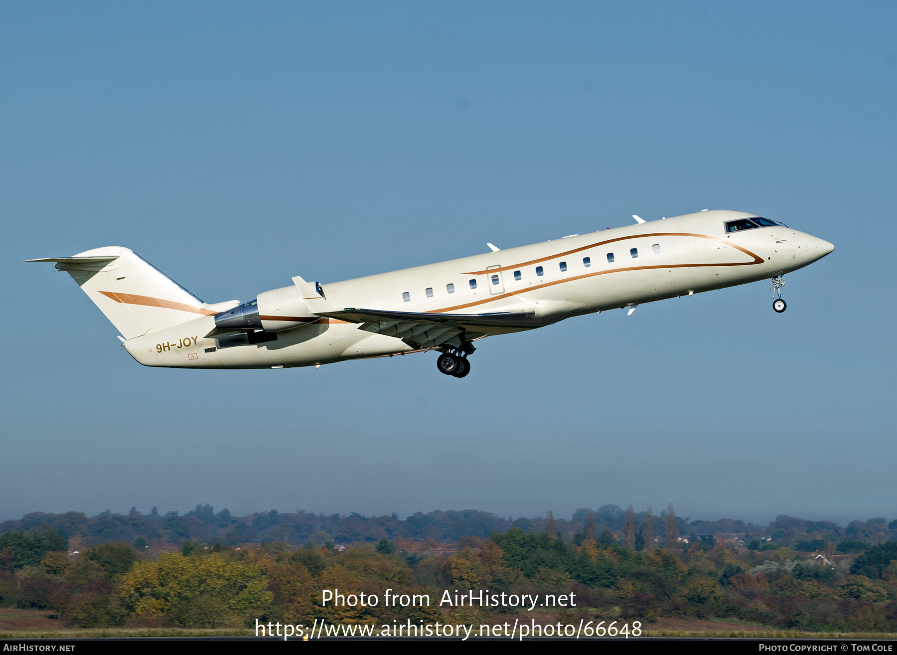 Aircraft Photo of 9H-JOY | Bombardier CRJ-200ER (CL-600-2B19) | AirHistory.net #66648