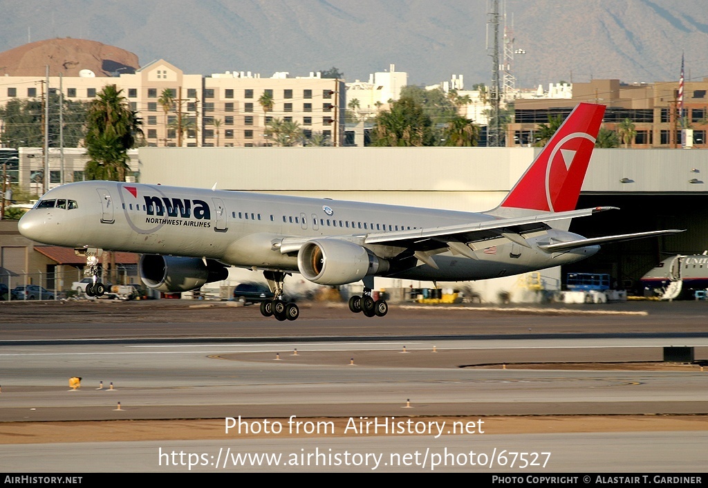 Aircraft Photo of N539US | Boeing 757-251 | Northwest Airlines | AirHistory.net #67527