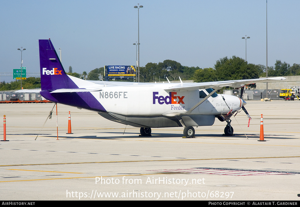 Aircraft Photo of N866FE | Cessna 208B Super Cargomaster | FedEx Feeder | AirHistory.net #68297