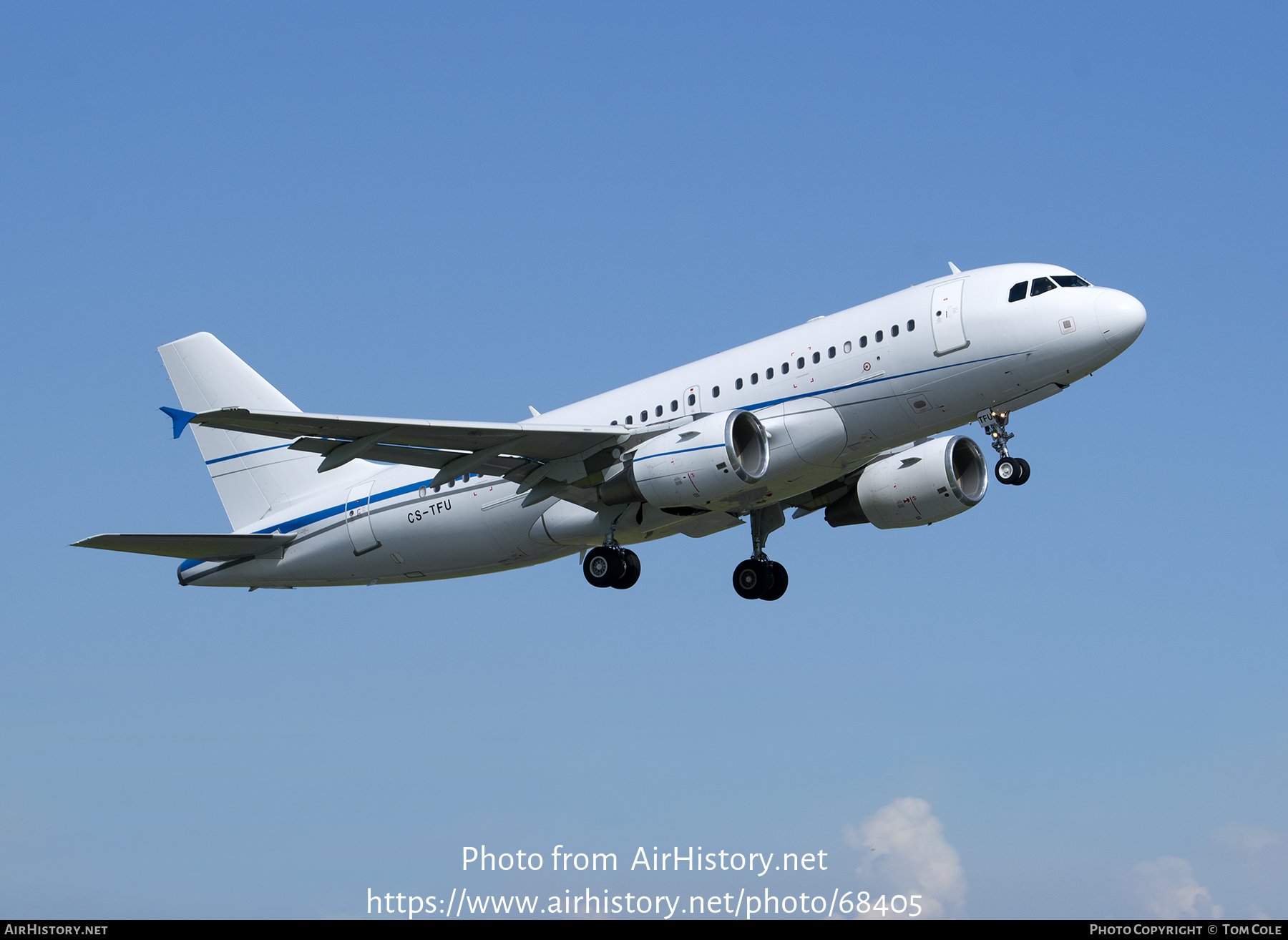 Aircraft Photo of CS-TFU | Airbus A319-115LR | AirHistory.net #68405