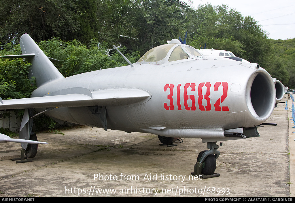 Aircraft Photo of 31682 | Mikoyan-Gurevich MiG-17 | China - Air Force | AirHistory.net #68993