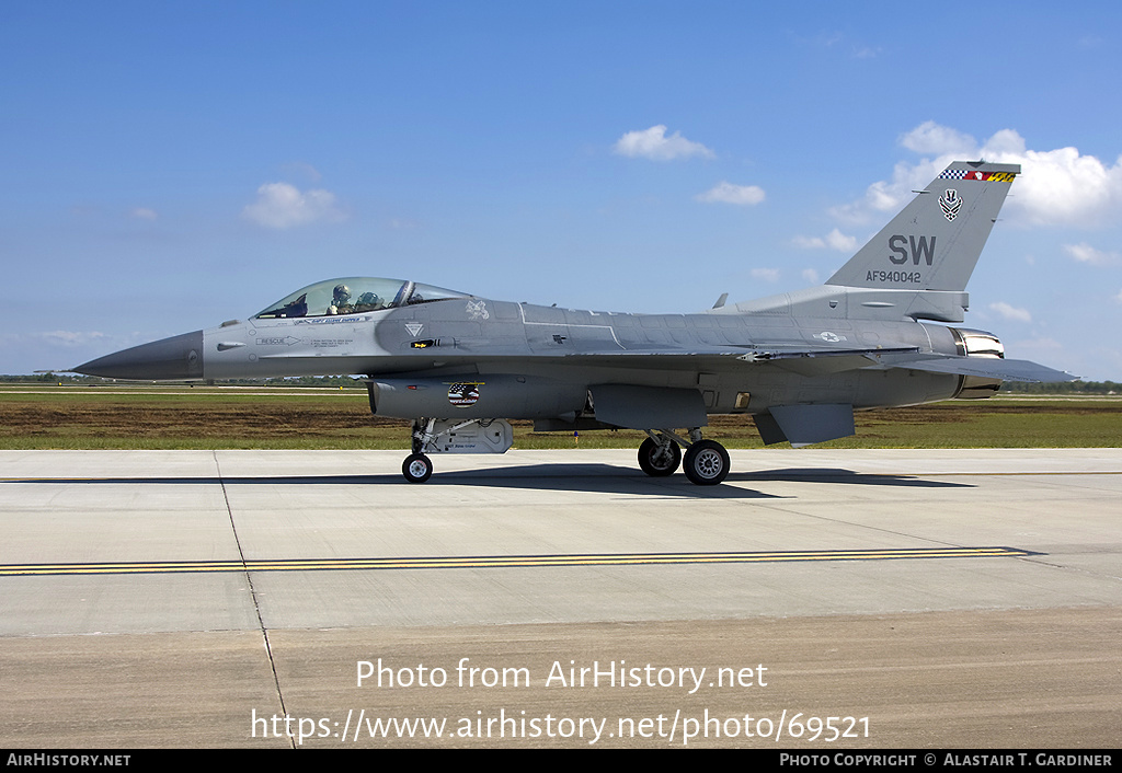 Aircraft Photo of 94-0042 / AF940042 | Lockheed Martin F-16CM Fighting Falcon | USA - Air Force | AirHistory.net #69521