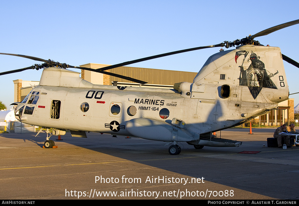 Aircraft Photo of 152562 | Boeing Vertol CH-46E Sea Knight | USA - Marines | AirHistory.net #70088