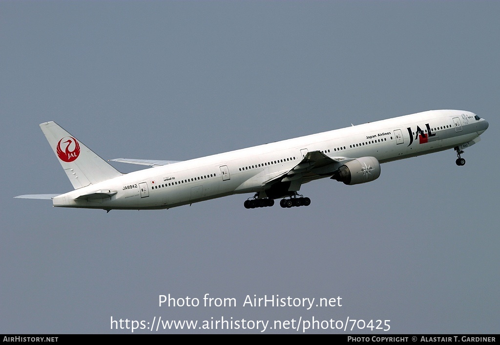 Aircraft Photo of JA8942 | Boeing 777-346 | Japan Airlines - JAL | AirHistory.net #70425