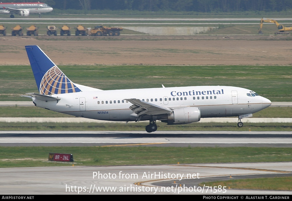 Aircraft Photo of N17614 | Boeing 737-524 | Continental Airlines | AirHistory.net #71585