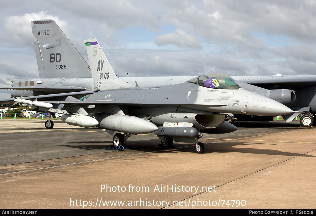 Aircraft Photo of 89-2137 / AF89-137 | General Dynamics F-16CG Night Falcon | USA - Air Force | AirHistory.net #74790