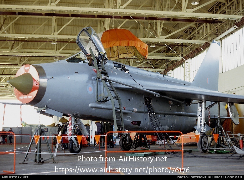 Aircraft Photo of XR727 | English Electric Lightning F6 | UK - Air Force | AirHistory.net #76176