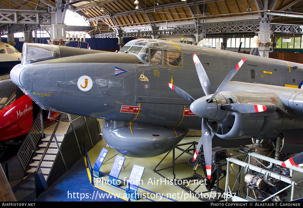 Aircraft Photo of WR960 | Avro 696 Shackleton AEW2 | UK - Air Force | AirHistory.net #77487