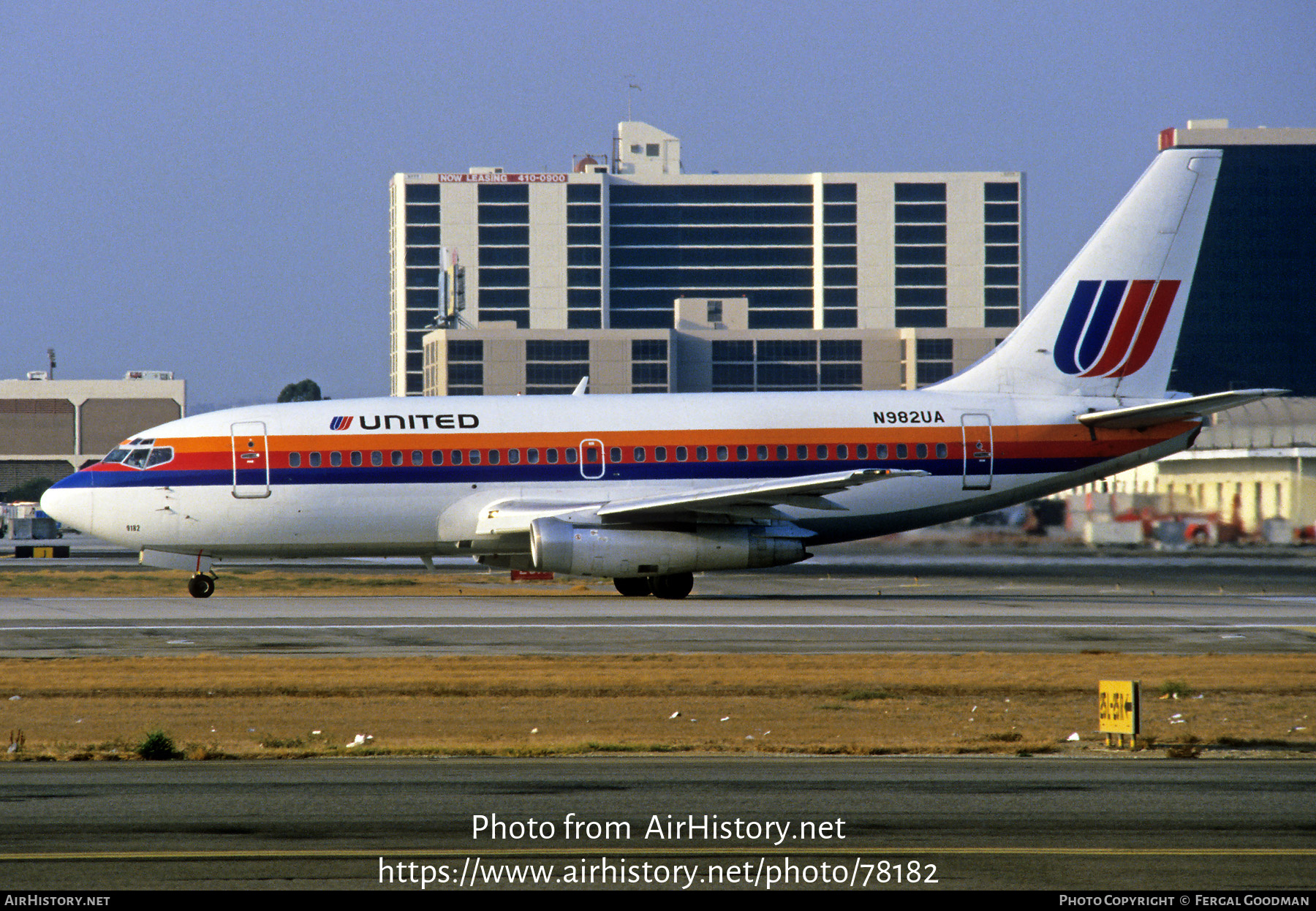 Aircraft Photo of N982UA | Boeing 737-291/Adv | United Airlines | AirHistory.net #78182