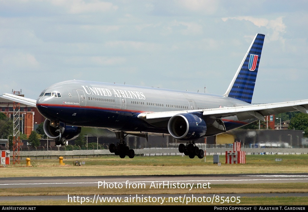 Aircraft Photo of N218UA | Boeing 777-222/ER | United Airlines | AirHistory.net #85405