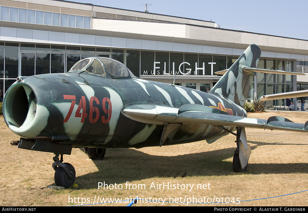 Aircraft Photo of 7469 | Mikoyan-Gurevich MiG-17F | Vietnam - Air Force | AirHistory.net #91045