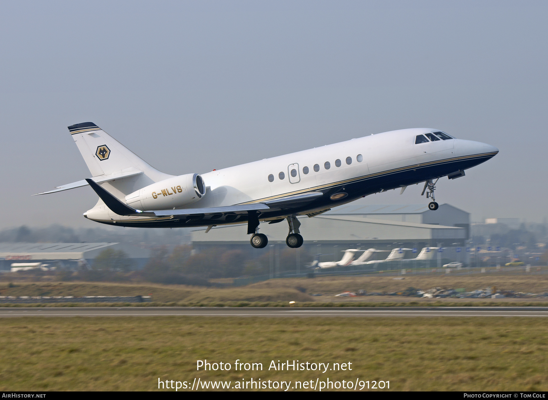 Aircraft Photo of G-WLVS | Dassault Falcon 2000EX | Wolverhampton Wanderers Football Club | AirHistory.net #91201