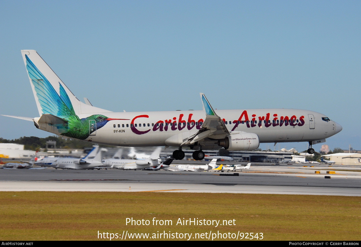 Aircraft Photo of 9Y-KIN | Boeing 737-8Q8 | Caribbean Airlines | AirHistory.net #92543