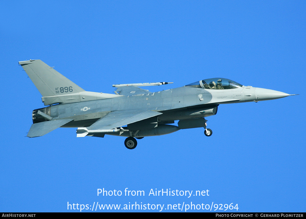 Aircraft Photo of 92-3896 / AF92-896 | Lockheed F-16CM Fighting Falcon | USA - Air Force | AirHistory.net #92964