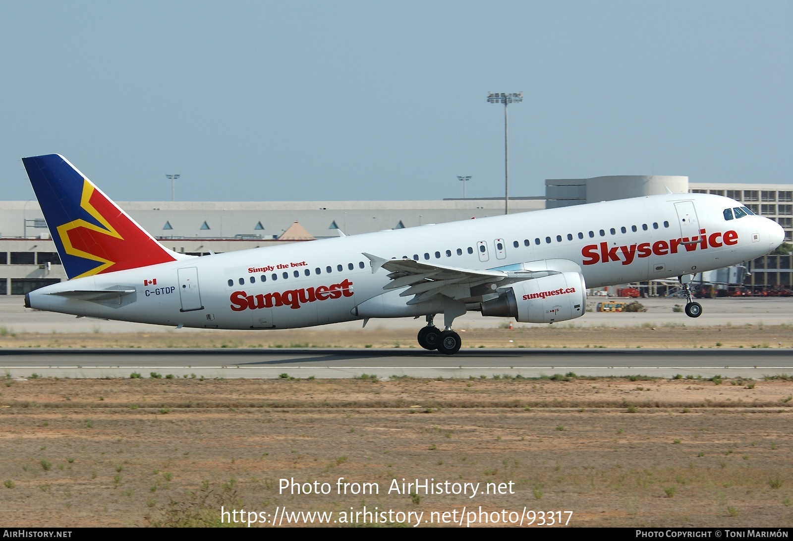 Aircraft Photo of C-GTDP | Airbus A320-214 | Skyservice Airlines | AirHistory.net #93317