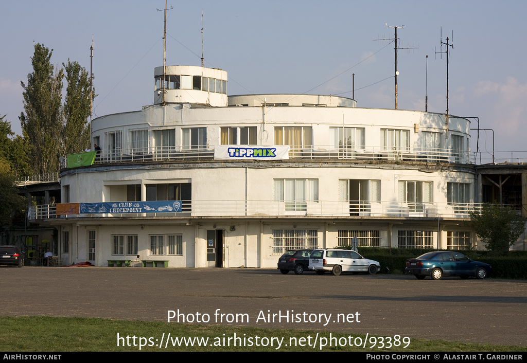 Airport photo of Budaörs (LHBS) in Hungary | AirHistory.net #93389