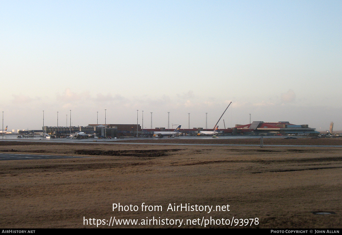 Airport photo of Keflavík (BIKF / KEF) in Iceland | AirHistory.net #93978