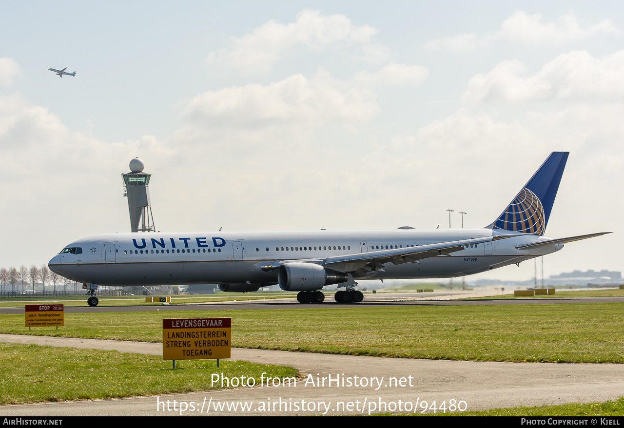 Aircraft Photo of N67058 | Boeing 767-424/ER | United Airlines | AirHistory.net #94480