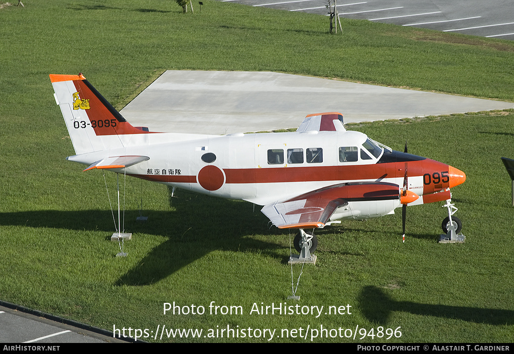 Aircraft Photo of 03-3095 | Beech A65 Queen Air | Japan - Air Force | AirHistory.net #94896