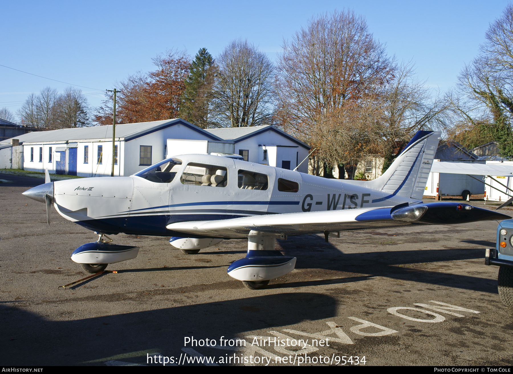 Aircraft Photo of G-WISE | Piper PA-28-181 Archer III | AirHistory.net #95434