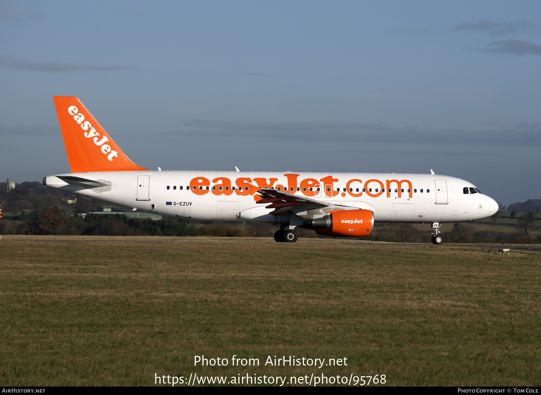 Aircraft Photo of G-EZUV | Airbus A320-214 | AirHistory.net #95768