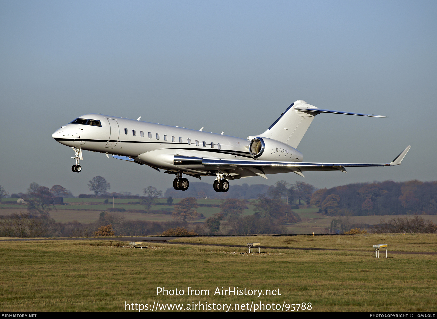 Aircraft Photo of M-VANG | Bombardier Global Express (BD-700-1A10) | AirHistory.net #95788