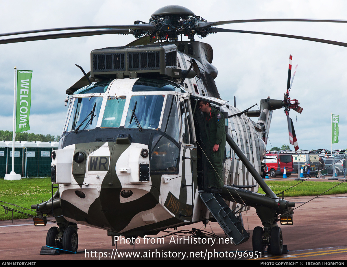 Aircraft Photo of ZE425 | Westland WS-61 Sea King HC4 | UK - Navy | AirHistory.net #96951