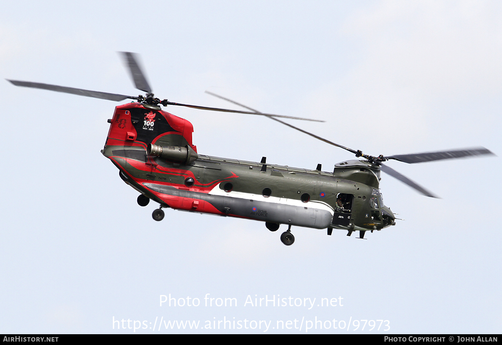 Aircraft Photo of ZA712 | Boeing Chinook HC2 (352) | UK - Air Force | AirHistory.net #97973