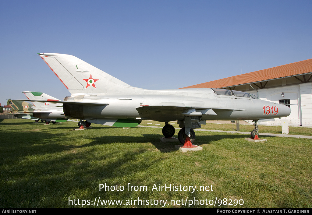 Aircraft Photo of 1319 | Mikoyan-Gurevich MiG-21F-13 | Hungary - Air Force | AirHistory.net #98290