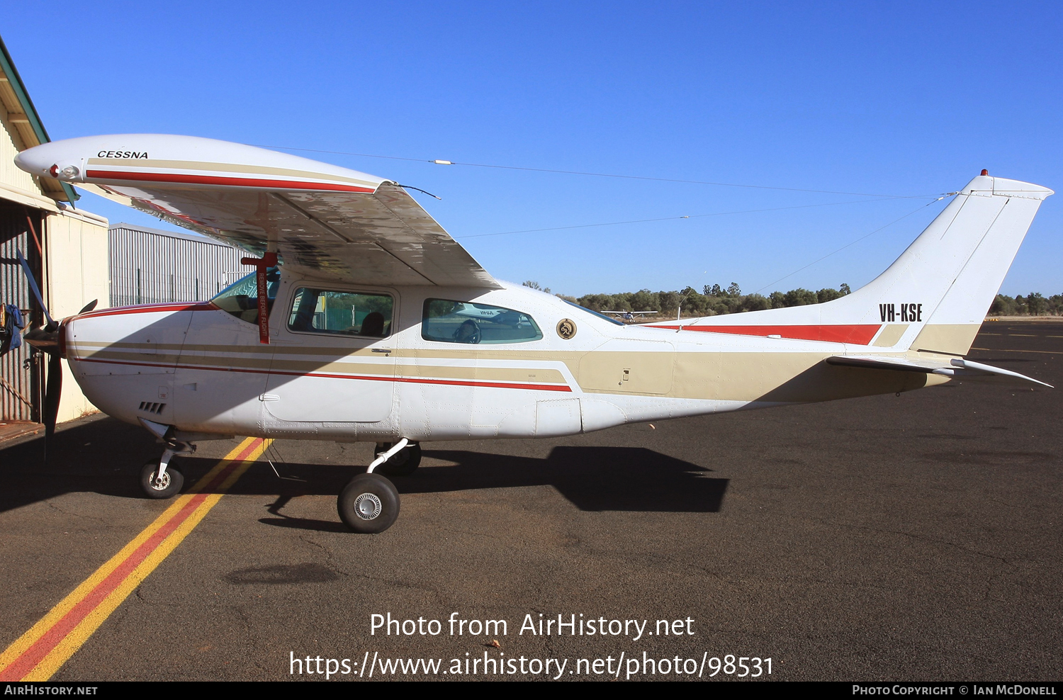 Aircraft Photo of VH-KSE | Cessna 210M Centurion II | AirHistory.net #98531