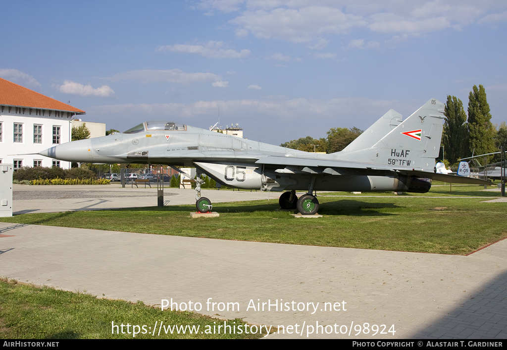 Aircraft Photo of 05 | Mikoyan-Gurevich MiG-29B (9-12) | Hungary - Air Force | AirHistory.net #98924