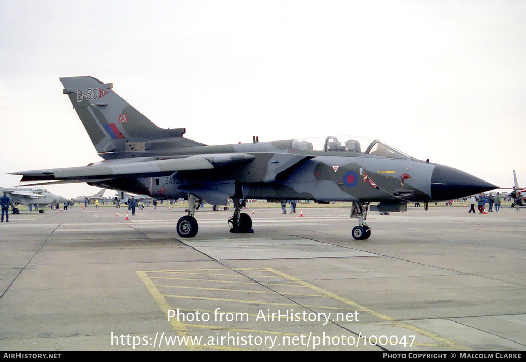 Aircraft Photo of ZA322 | Panavia Tornado GR1 | UK - Air Force | AirHistory.net #100047