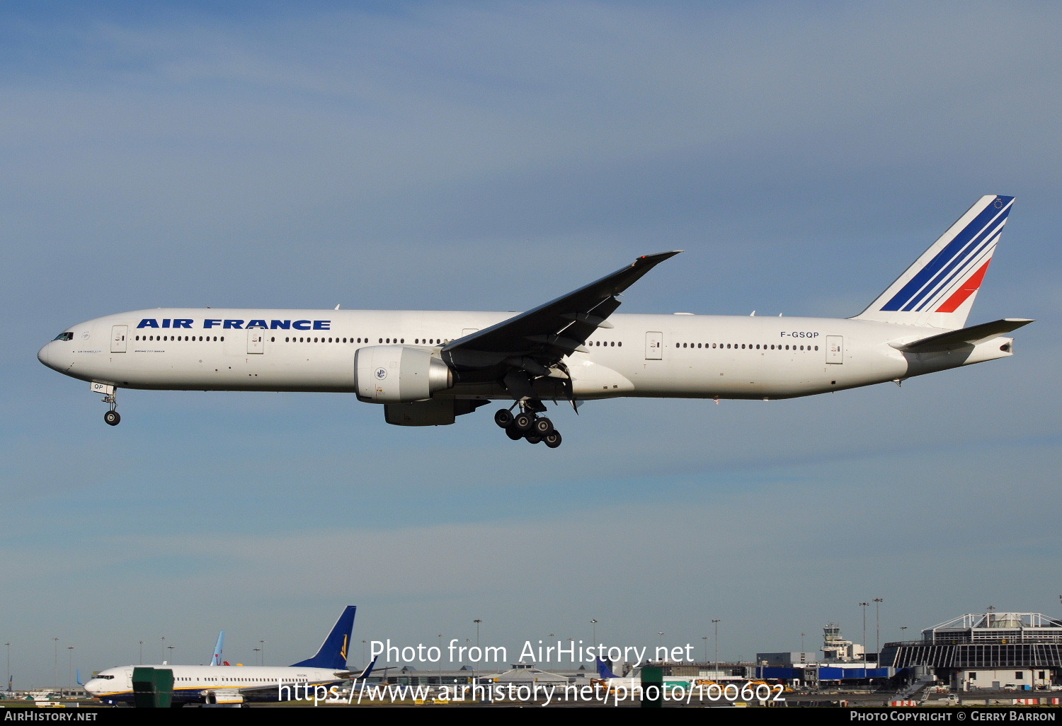 Aircraft Photo of F-GSQP | Boeing 777-328/ER | Air France | AirHistory.net #100602