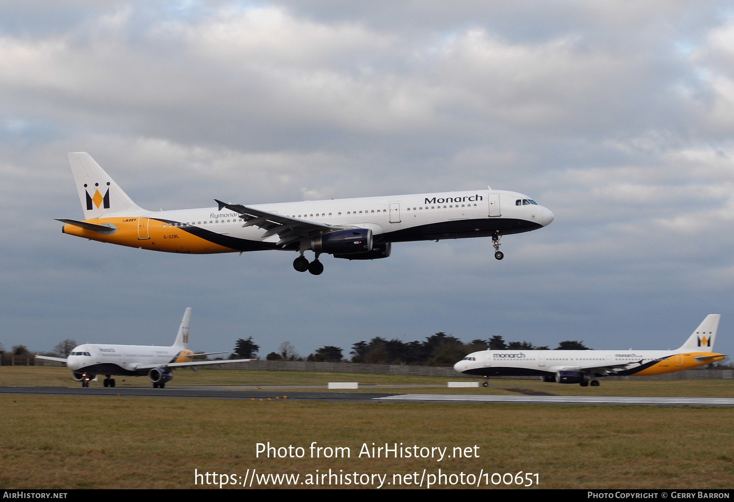 Aircraft Photo of G-OZBL | Airbus A321-231 | Monarch Airlines | AirHistory.net #100651