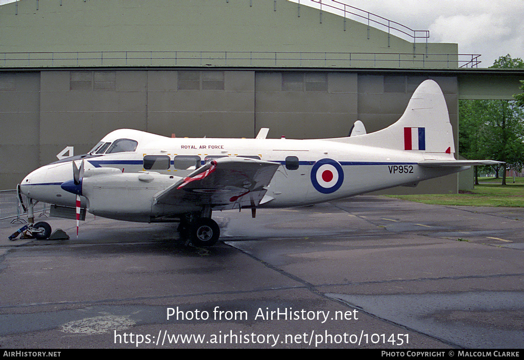 Aircraft Photo of VP952 | De Havilland D.H. 104 Devon C2/2 | UK - Air Force | AirHistory.net #101451