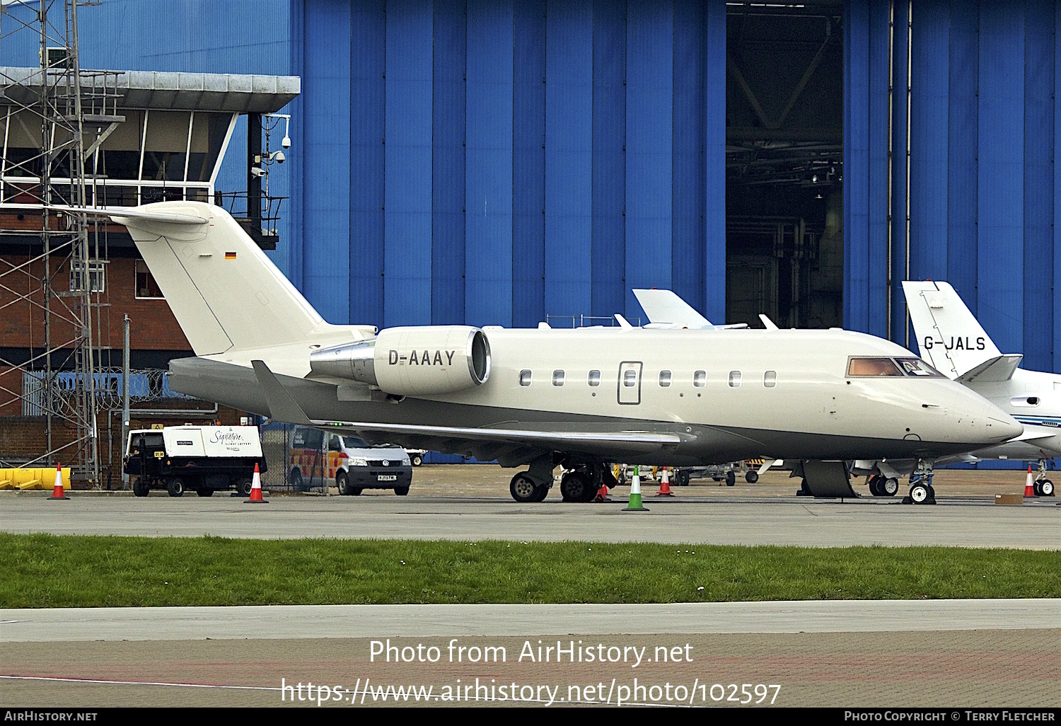 Aircraft Photo of D-AAAY | Bombardier Challenger 604 (CL-600-2B16) | AirHistory.net #102597