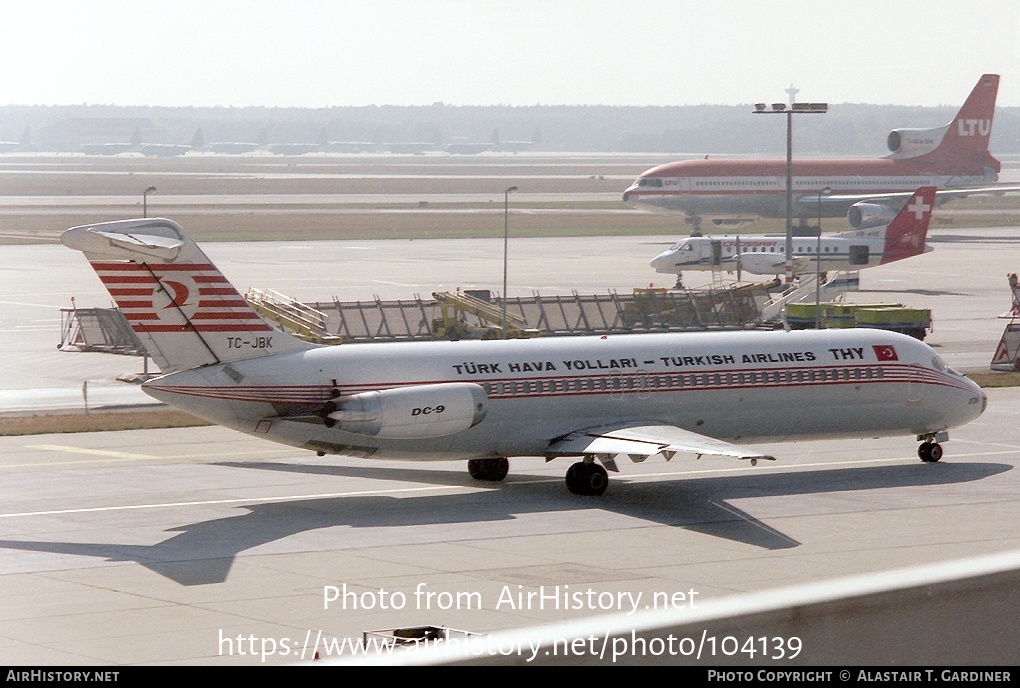 Aircraft Photo of TC-JBK | McDonnell Douglas DC-9-32 | THY Türk Hava Yolları - Turkish Airlines | AirHistory.net #104139