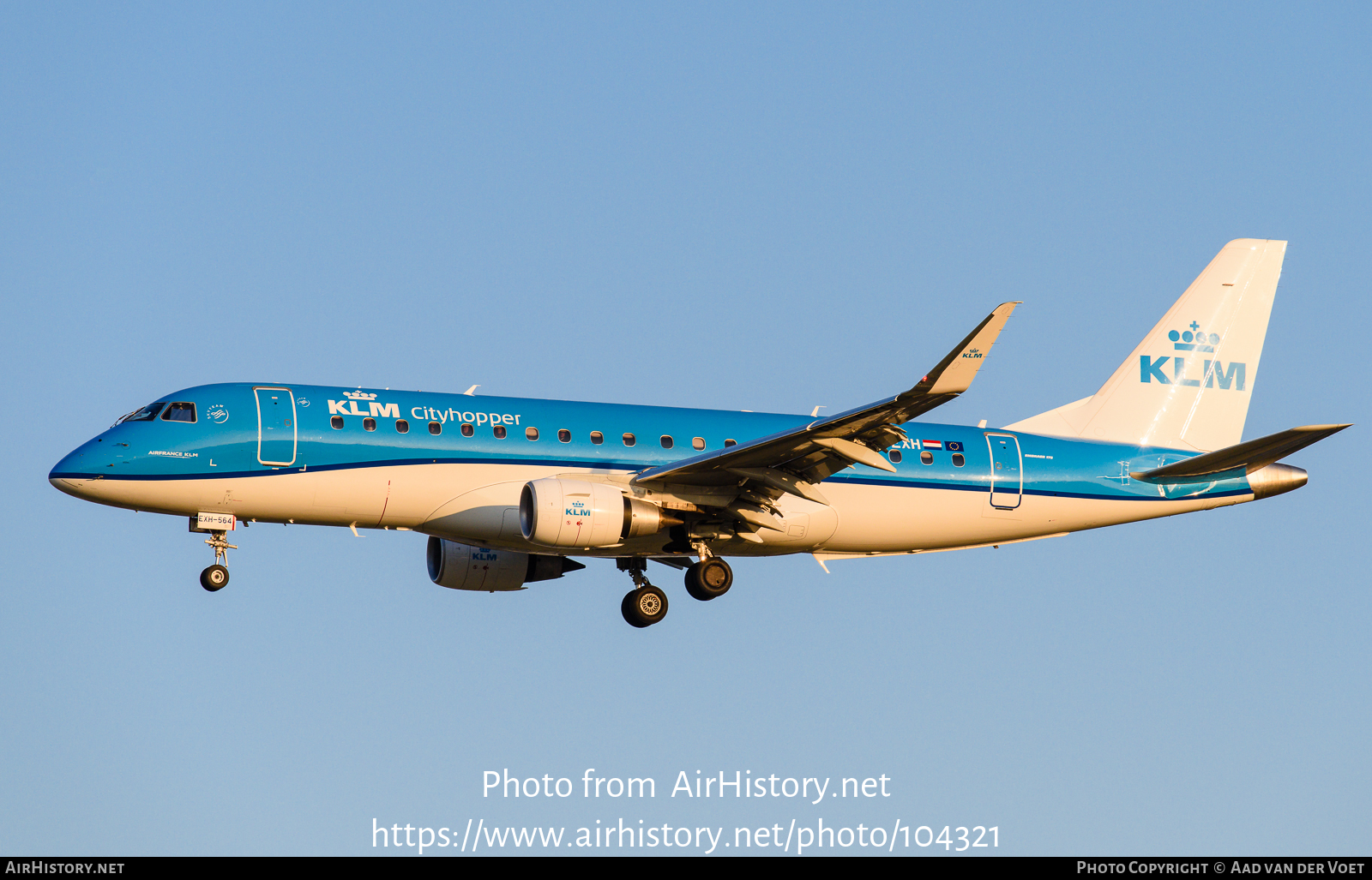 Aircraft Photo of PH-EXH | Embraer 175STD (ERJ-170-200STD) | KLM Cityhopper | AirHistory.net #104321