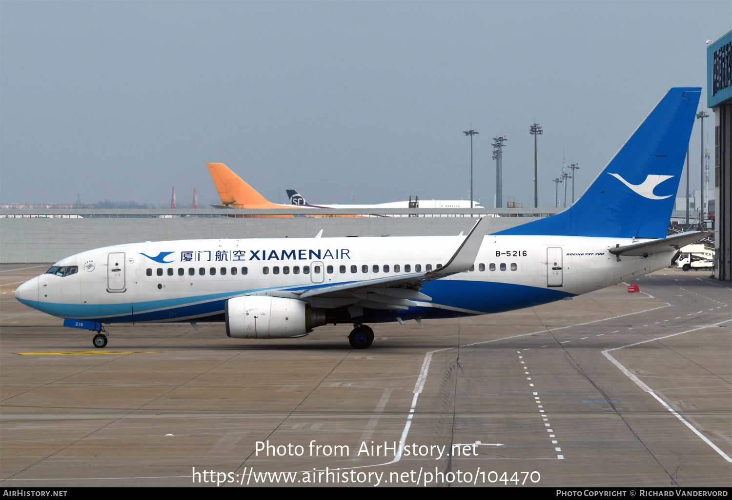 Aircraft Photo of B-5216 | Boeing 737-75C | Xiamen Airlines | AirHistory.net #104470