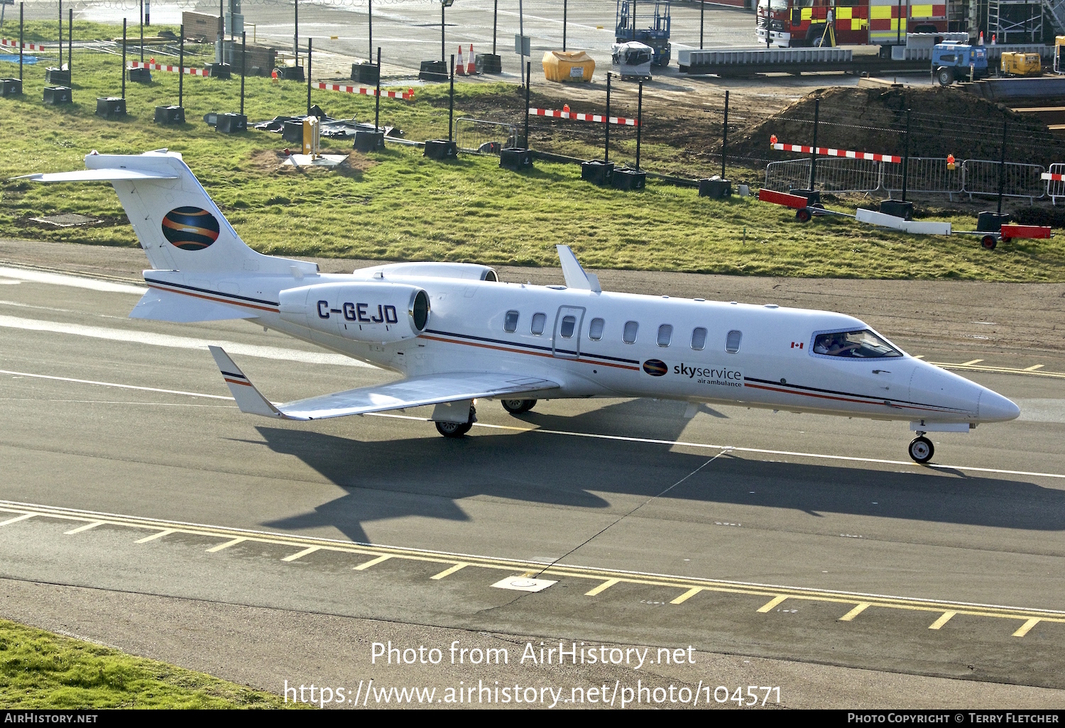 Aircraft Photo of C-GEJD | Learjet 45 | Skyservice Air Ambulance | AirHistory.net #104571