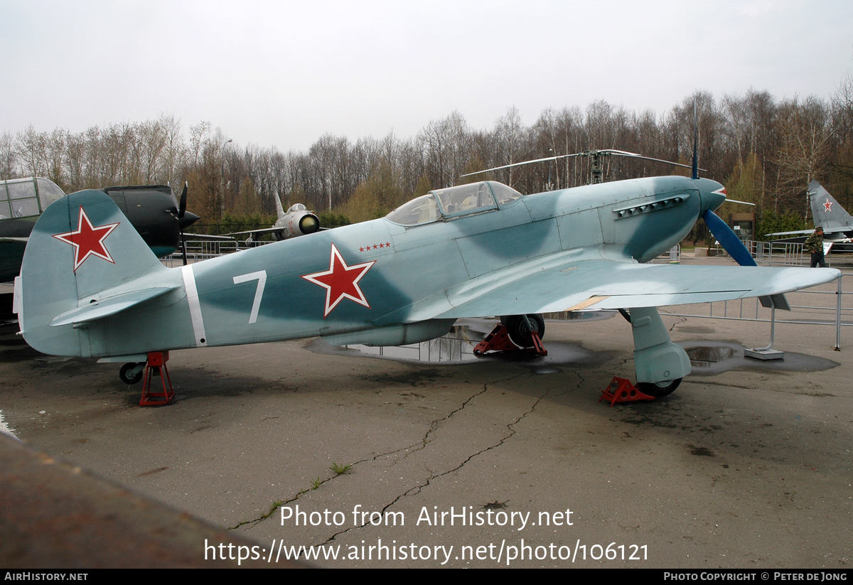 Aircraft Photo of 7 white | Yakovlev Yak-3 | Soviet Union - Air Force ...