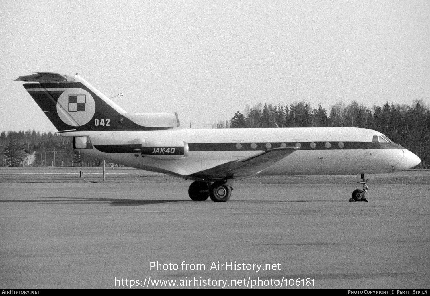 Aircraft Photo of 042 | Yakovlev Yak-40 | Republic of Poland - Rzeczpospolita Polska | AirHistory.net #106181