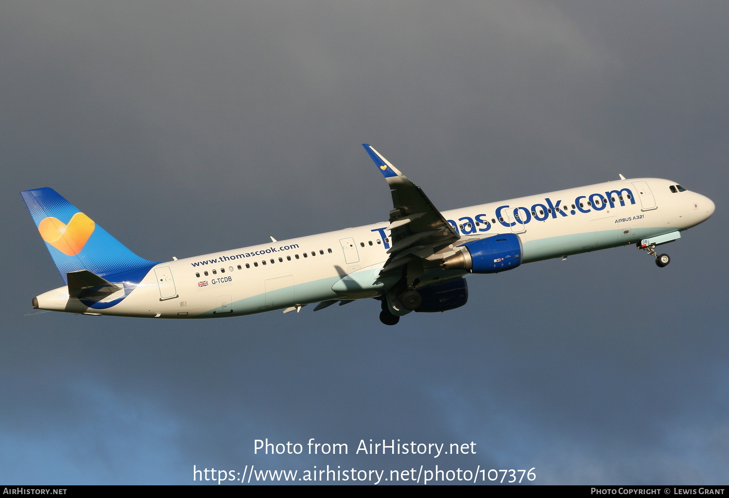 Aircraft Photo of G-TCDB | Airbus A321-211 | Thomas Cook Airlines | AirHistory.net #107376